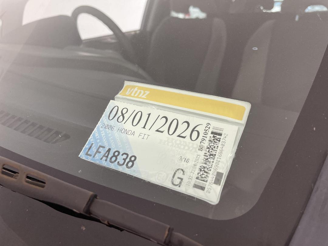 Photo '24' of Honda FIT