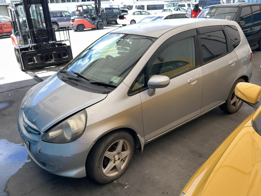 Photo '6' of Honda FIT