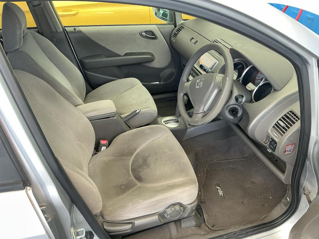 Photo '22' of Honda FIT