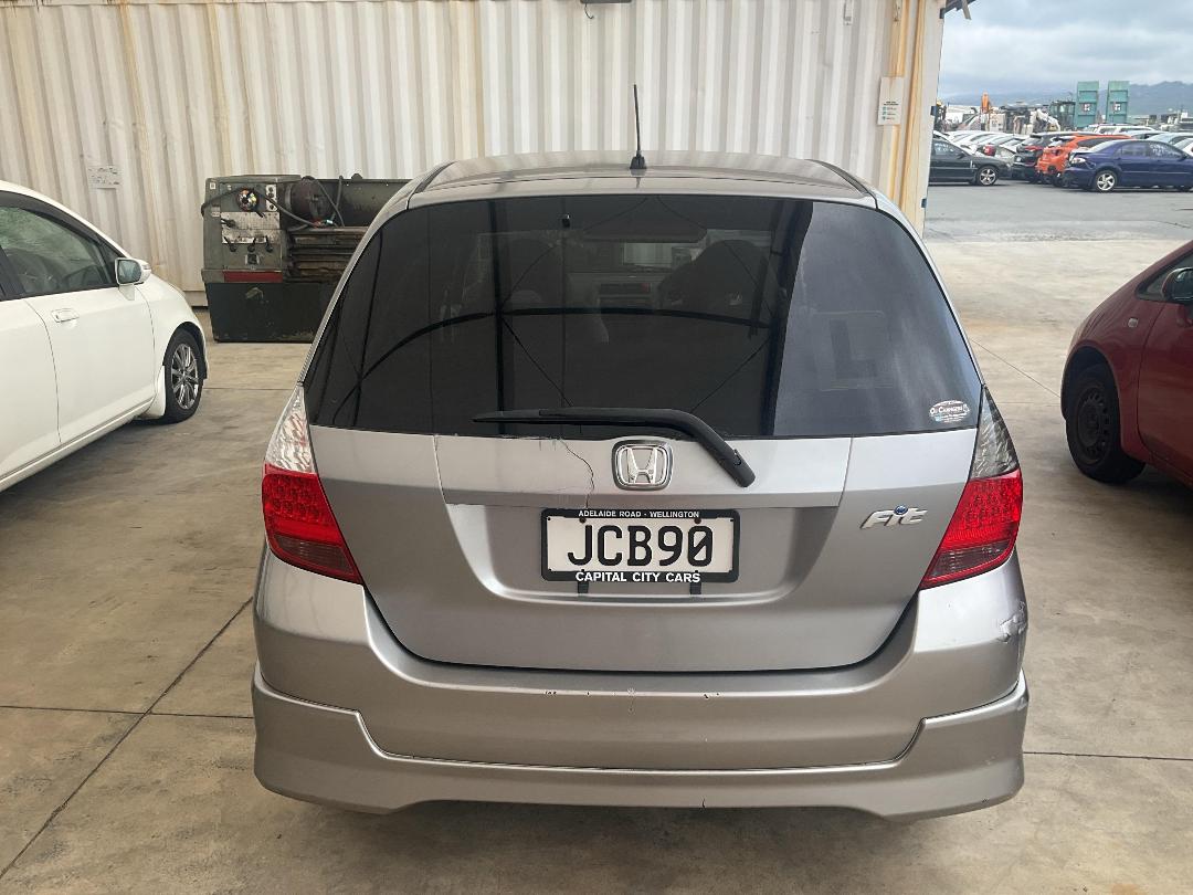 Photo '4' of Honda FIT