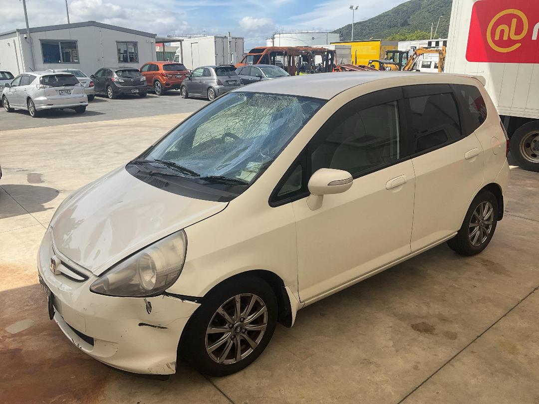 Photo '2' of Honda FIT Photo '2' of Honda FIT