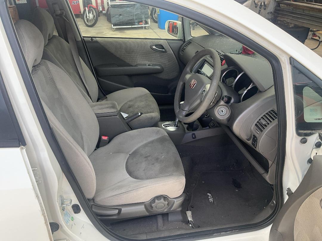 Photo '9' of Honda FIT Photo '9' of Honda FIT