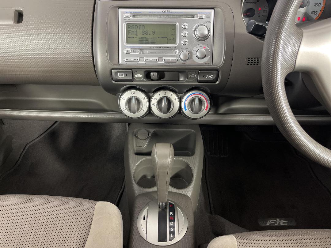 Photo '18' of Honda FIT