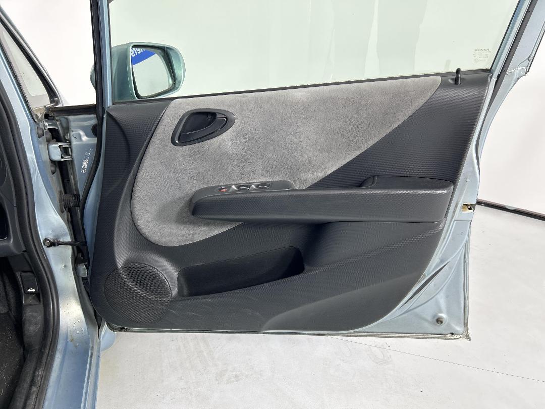 Photo '15' of Honda FIT Photo '15' of Honda FIT