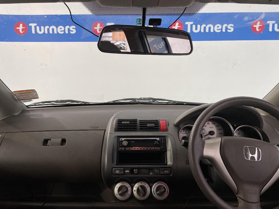 Photo '17' of Honda FIT