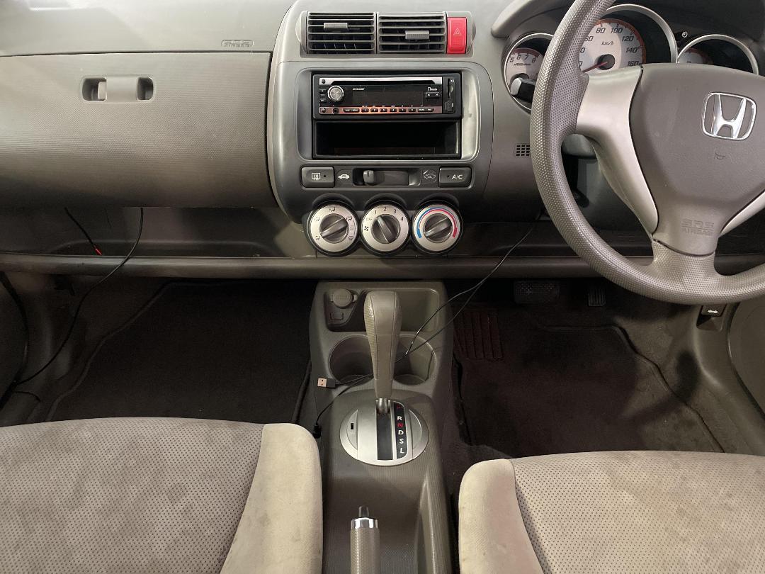 Photo '18' of Honda FIT