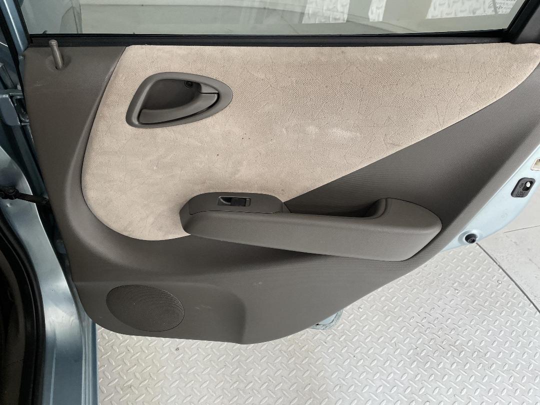 Photo '19' of Honda FIT