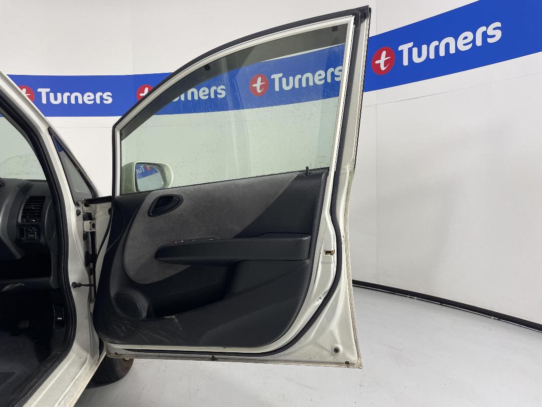 Photo '14' of Honda FIT Photo '14' of Honda FIT