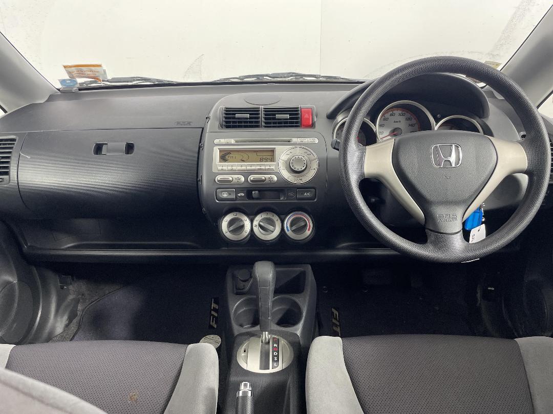 Photo '17' of Honda FIT Photo '17' of Honda FIT