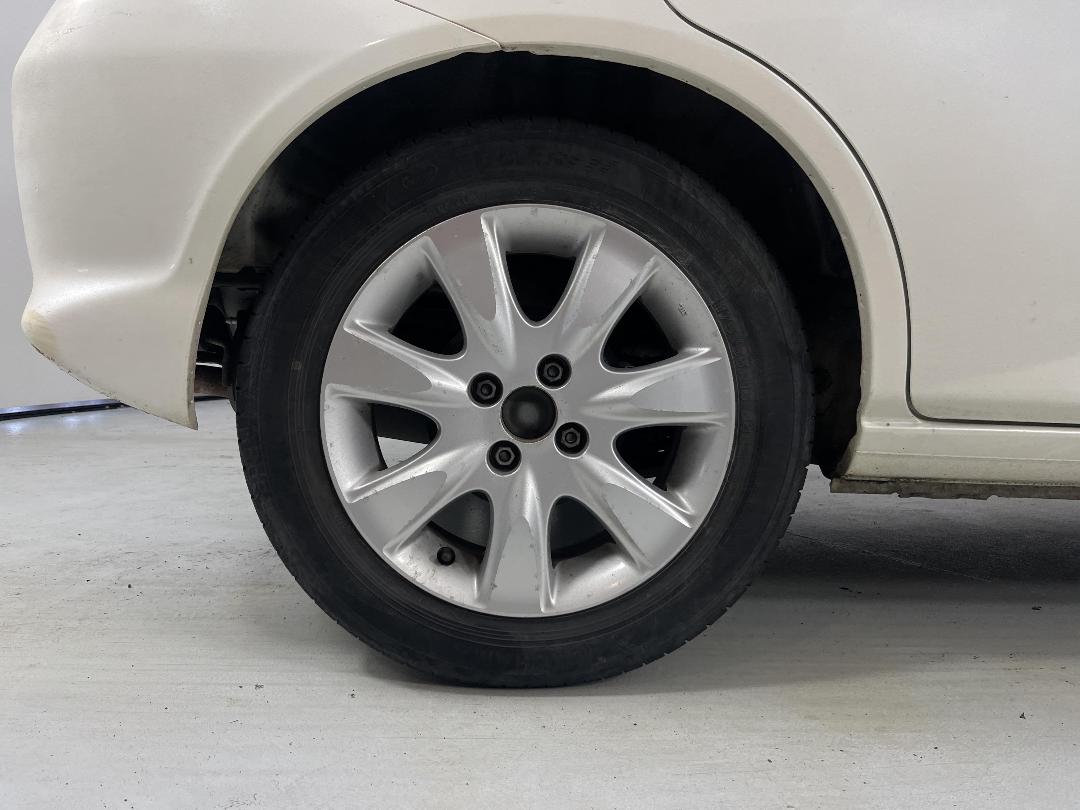 Photo '12' of Honda FIT Photo '12' of Honda FIT