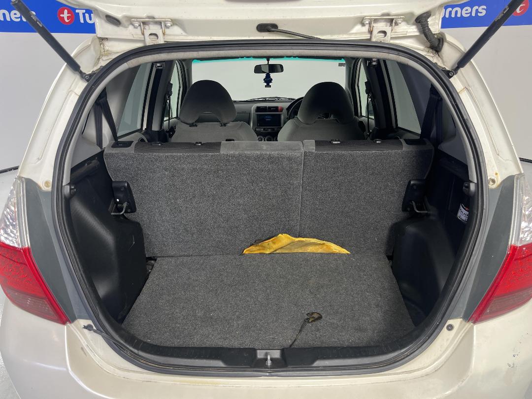 Photo '14' of Honda FIT Photo '14' of Honda FIT