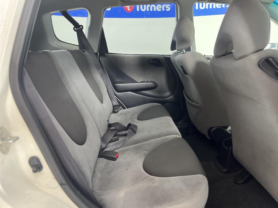 Photo '20' of Honda FIT Photo '20' of Honda FIT