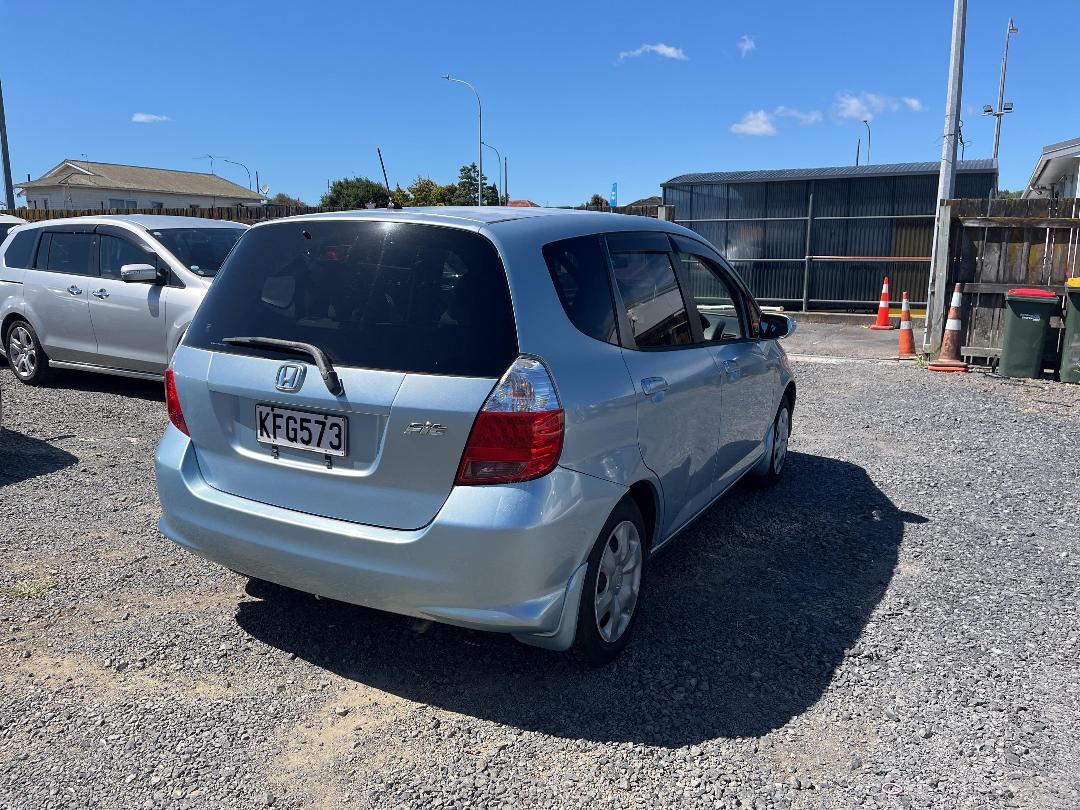 Photo '6' of Honda FIT