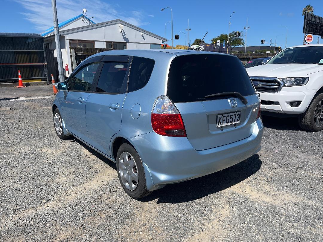 Photo '4' of Honda FIT