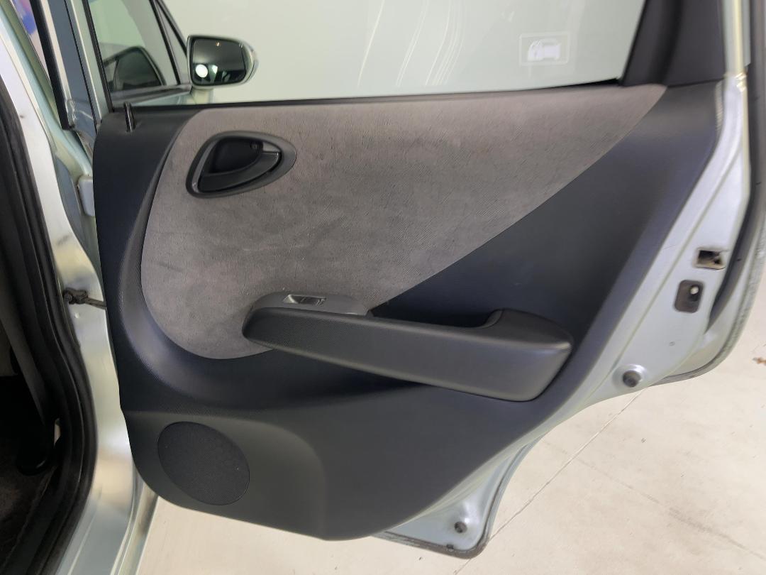 Photo '19' of Honda FIT