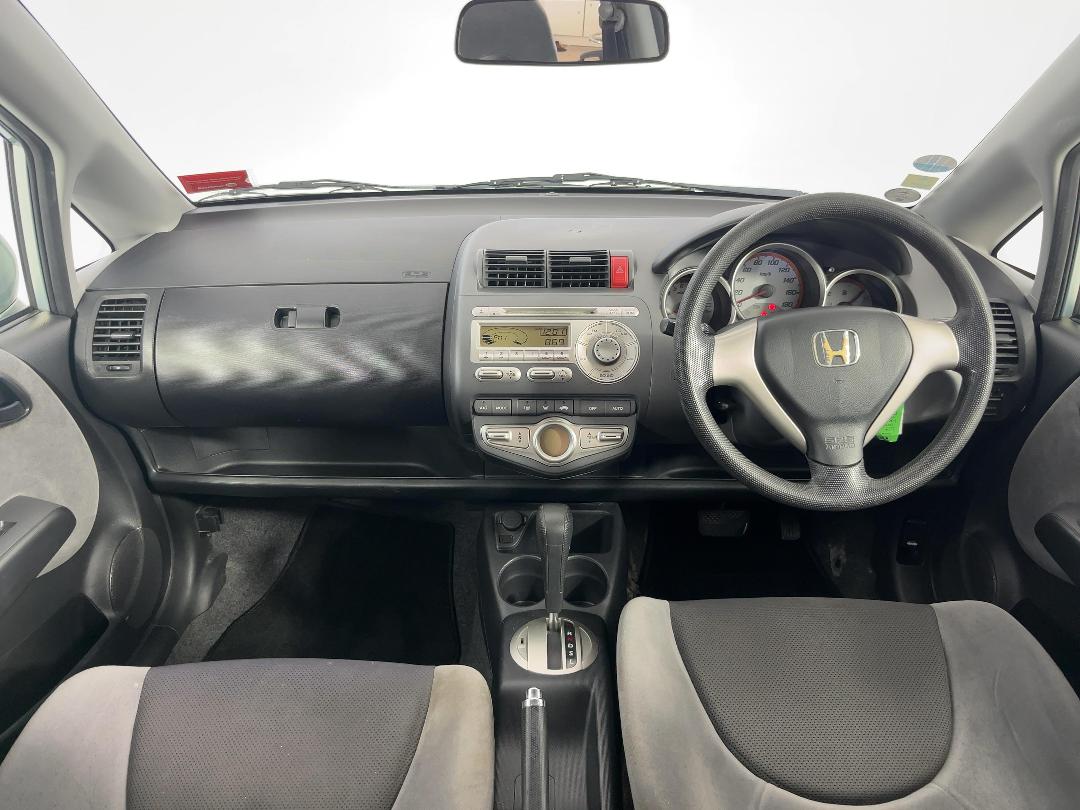 Photo '17' of Honda FIT