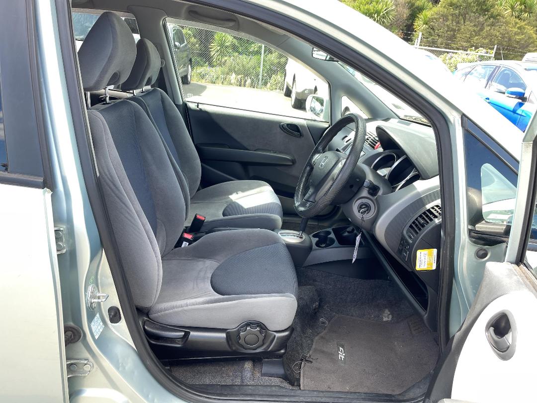 Photo '11' of Honda FIT