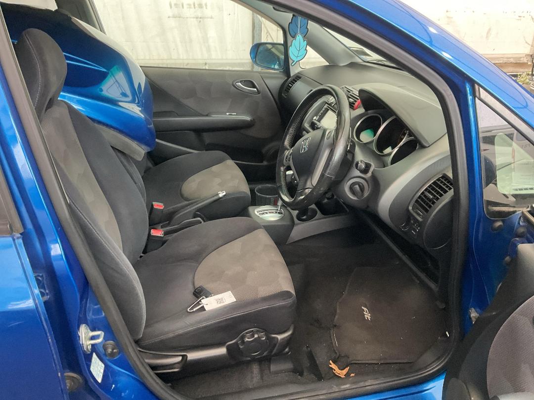 Photo '15' of Honda FIT 1.5W Photo '15' of Honda FIT 1.5W