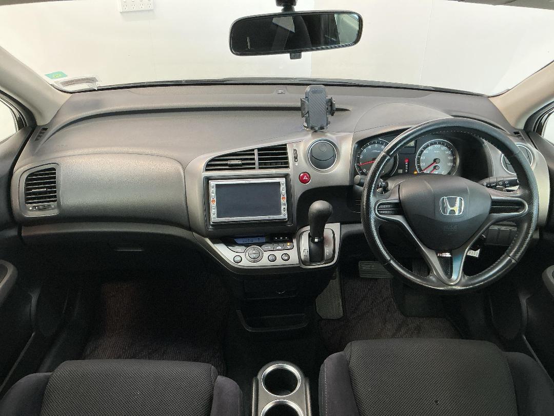 Photo '17' of Honda Stream