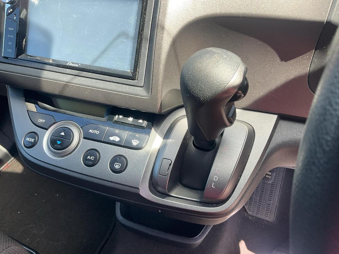 Photo '10' of Honda Stream Photo '10' of Honda Stream