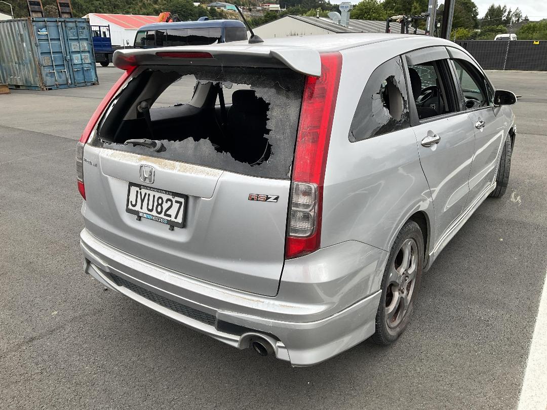 Photo '2' of Honda Stream RSZ Photo '2' of Honda Stream RSZ