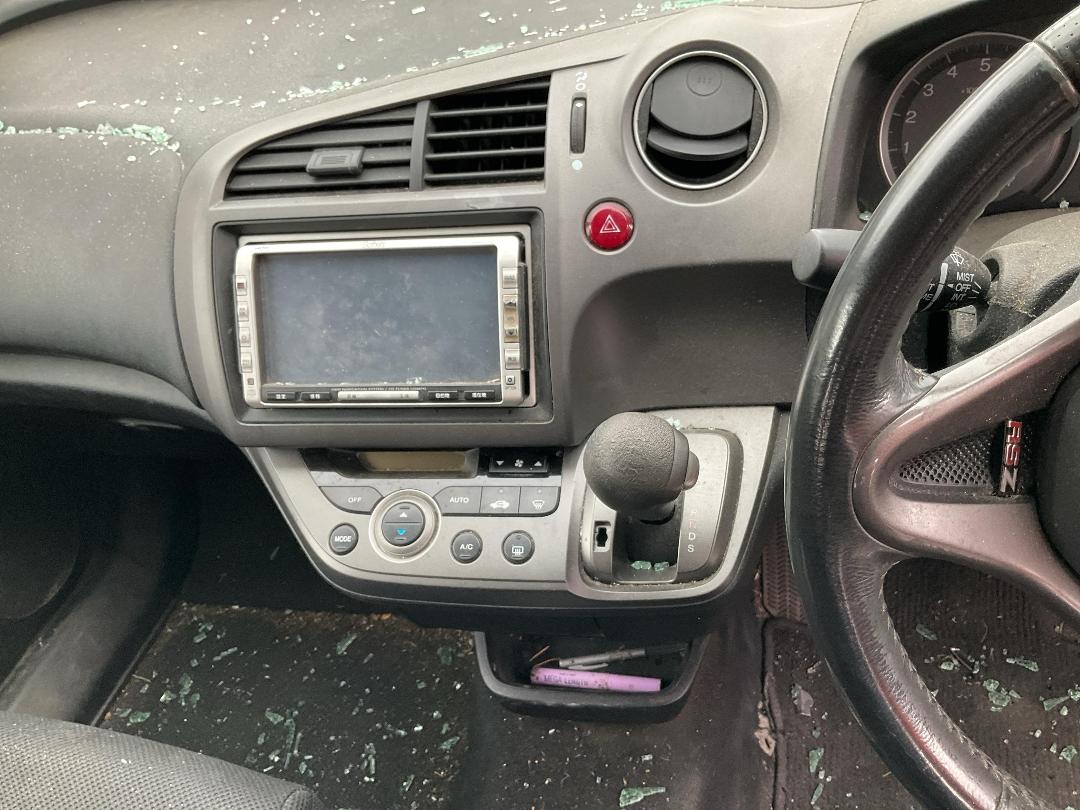 Photo '7' of Honda Stream RSZ Photo '7' of Honda Stream RSZ