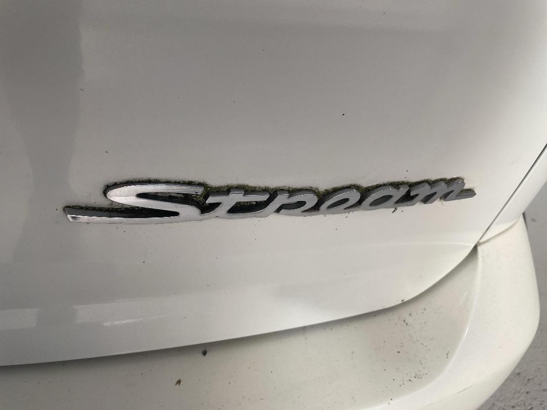 Photo '32' of Honda Stream