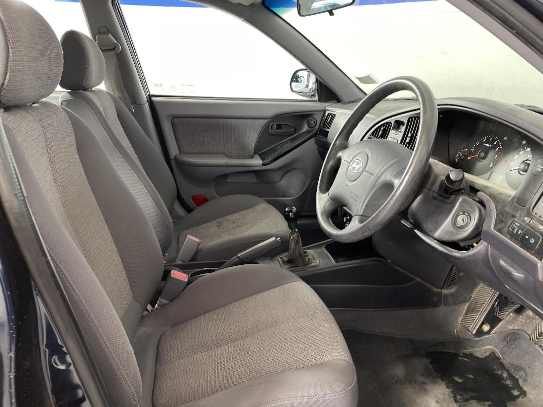 Photo '16' of Hyundai Elantra