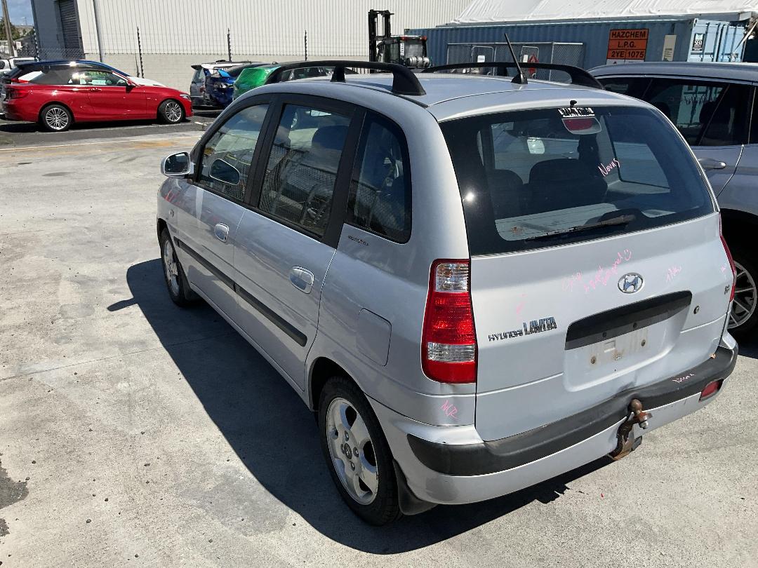 Photo '10' of Hyundai Lavita GLS Photo '10' of Hyundai Lavita GLS