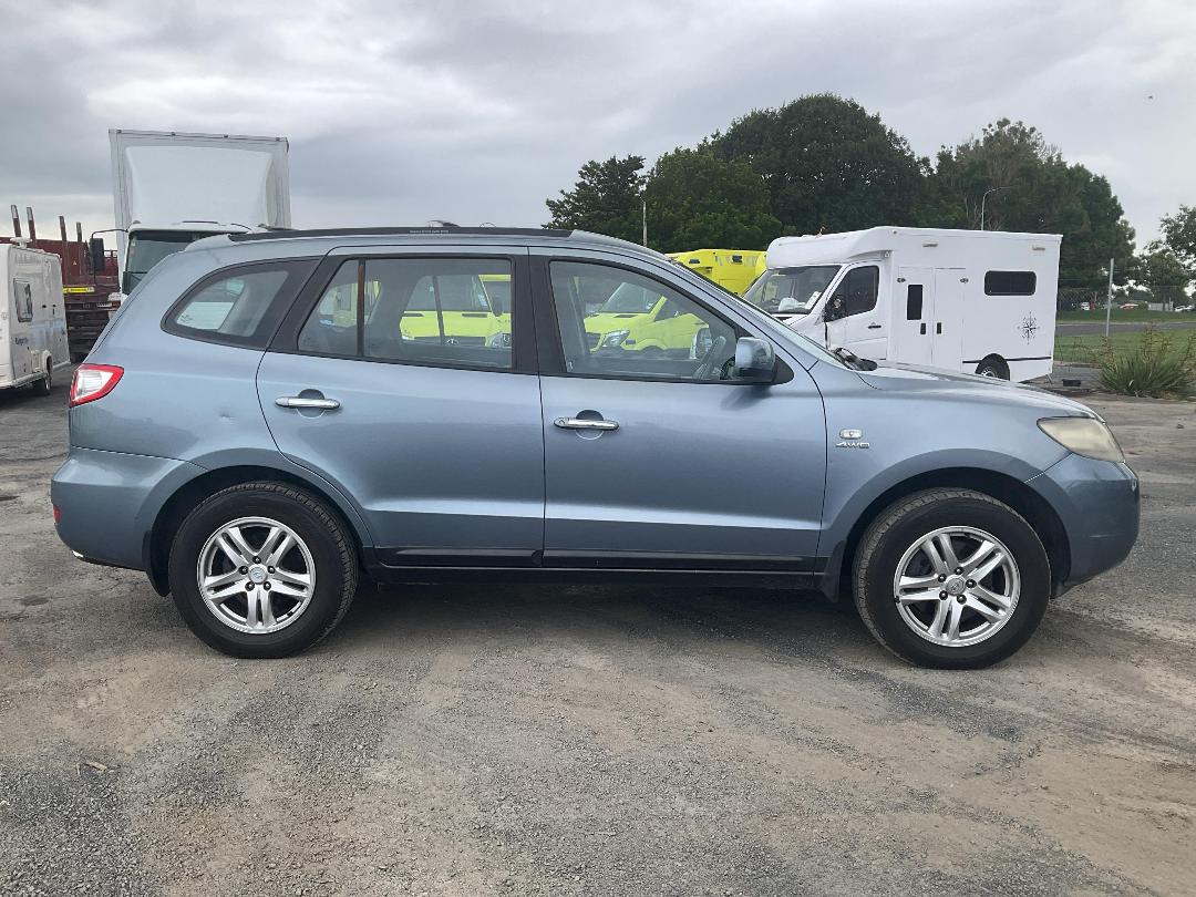 Photo '2' of Hyundai Santa FE Crdi SUV Photo '2' of Hyundai Santa FE Crdi SUV