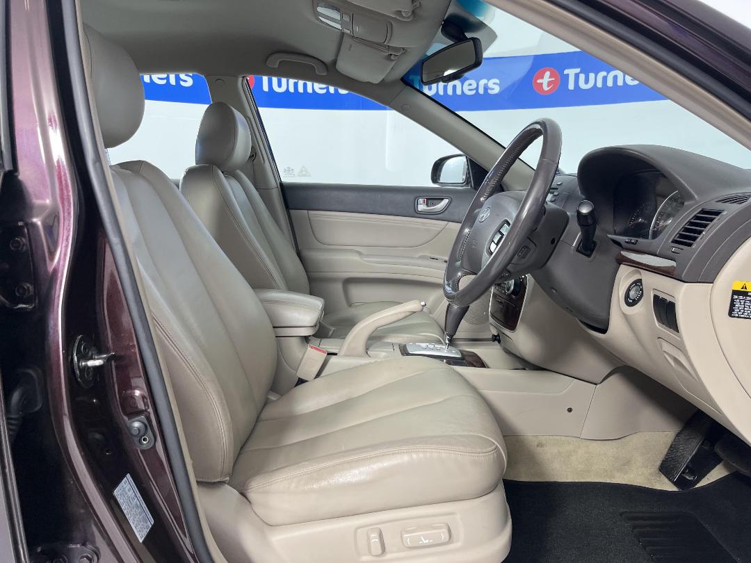 Photo '16' of Hyundai Sonata