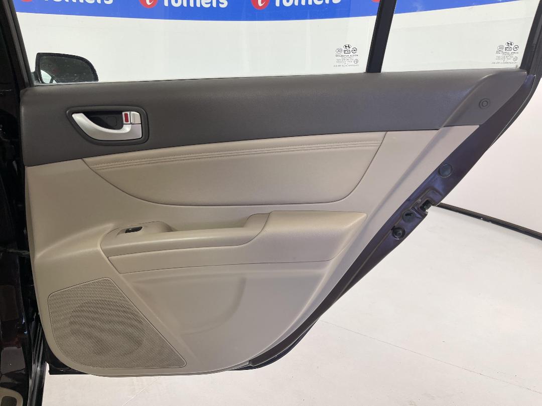 Photo '19' of Hyundai Sonata