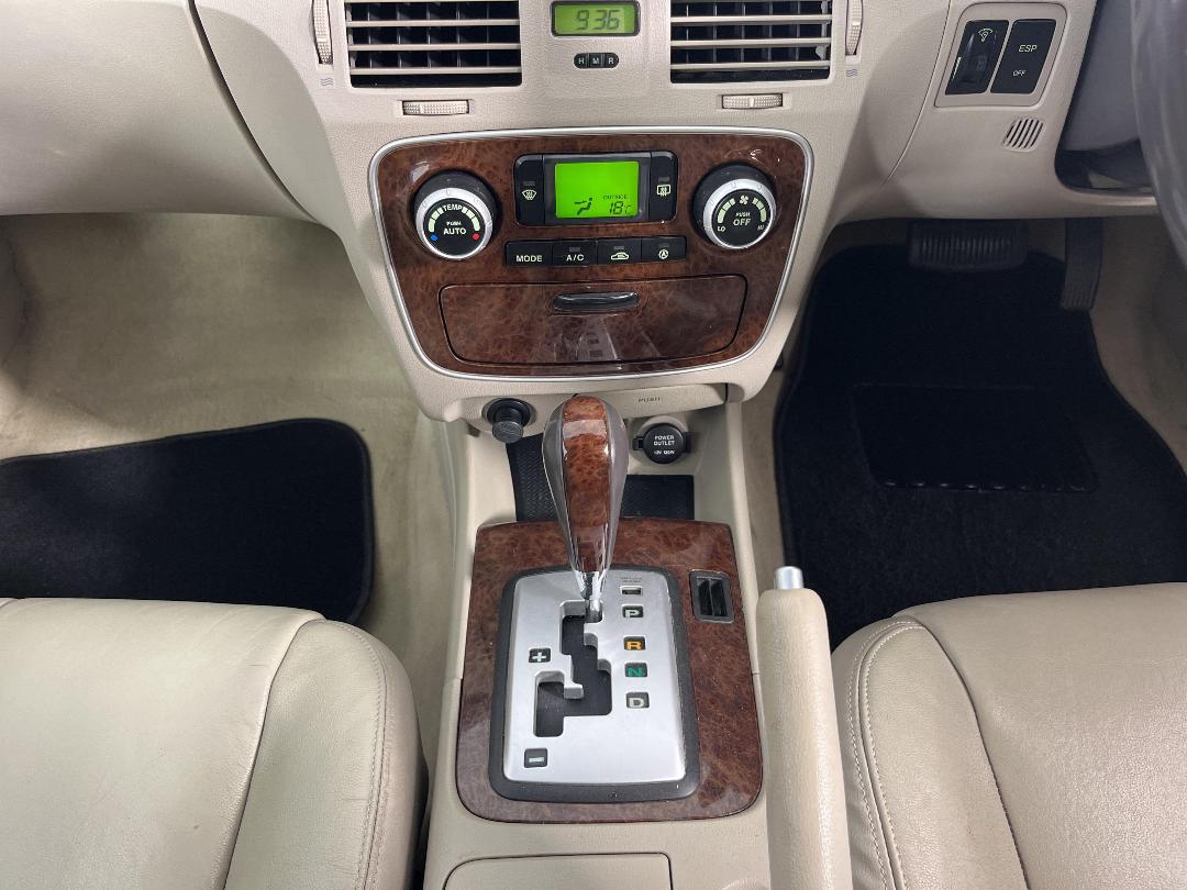 Photo '18' of Hyundai Sonata