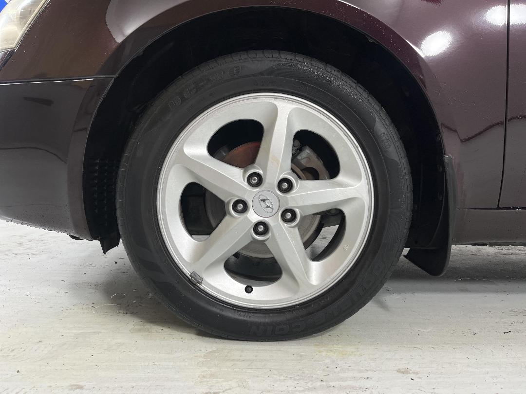 Photo '10' of Hyundai Sonata Photo '10' of Hyundai Sonata