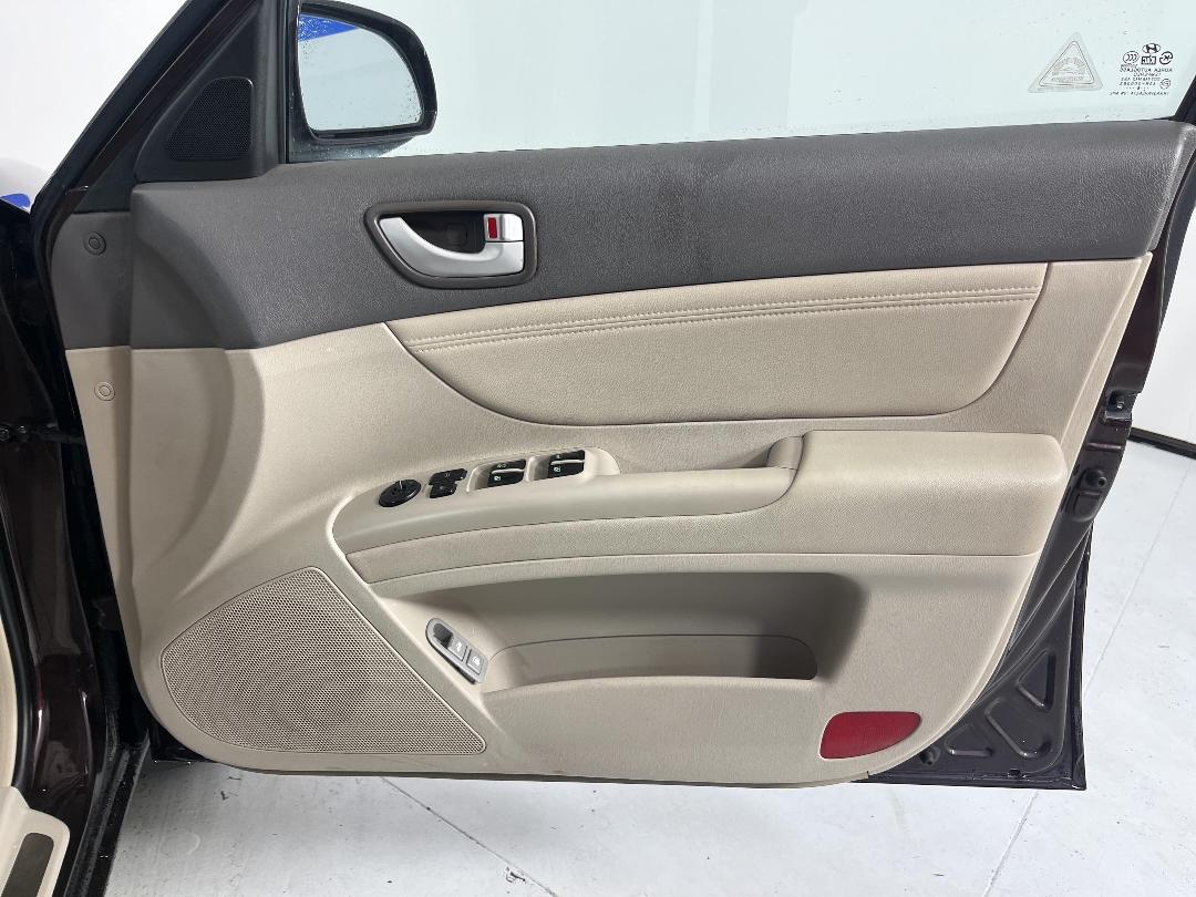 Photo '15' of Hyundai Sonata Photo '15' of Hyundai Sonata