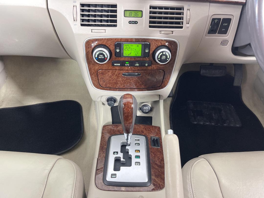 Photo '18' of Hyundai Sonata Photo '18' of Hyundai Sonata