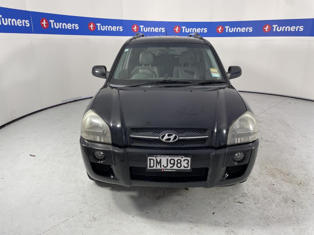 Photo '2' of Hyundai Tucson Photo '2' of Hyundai Tucson