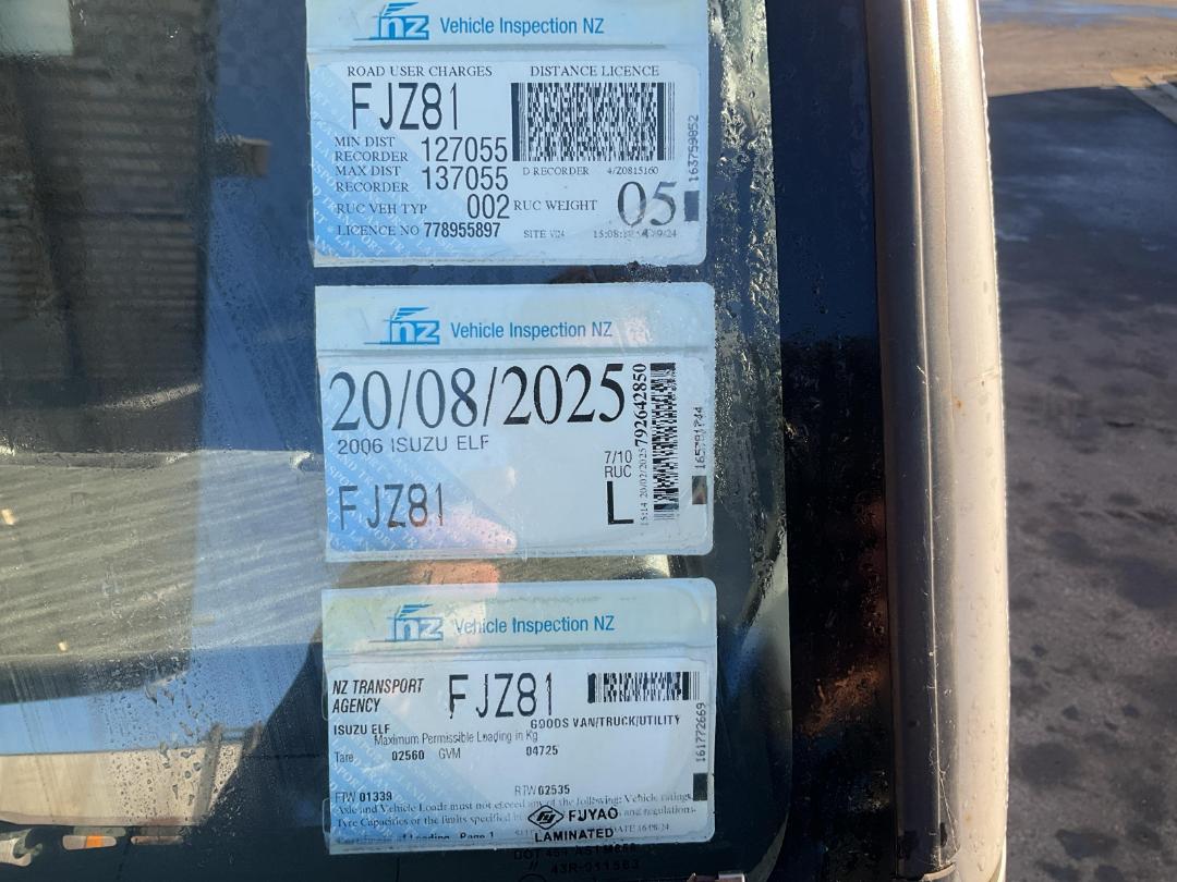 Photo '18' of Isuzu ELF Box Body