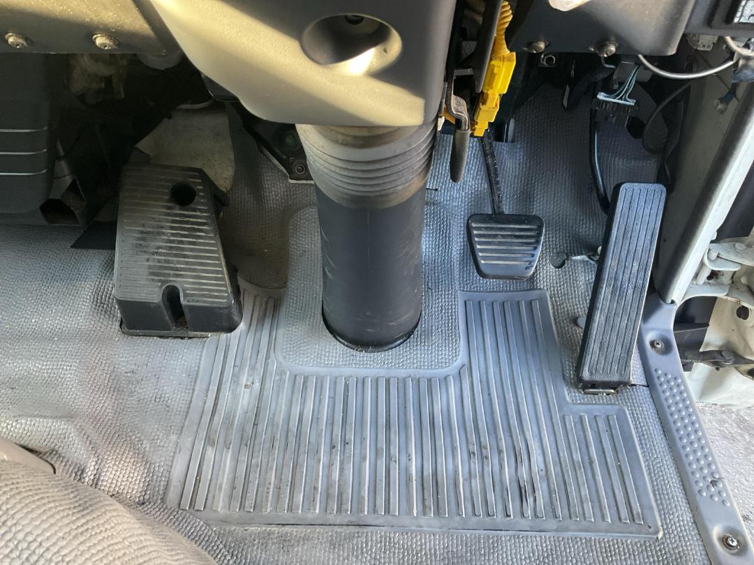 Photo '15' of Isuzu ELF Box Body