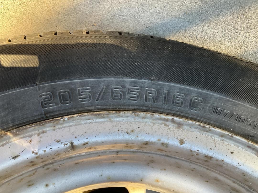 Photo '23' of Isuzu ELF Box Body