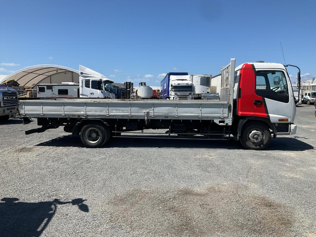 Photo '3' of Isuzu Forward Flat Deck Photo '3' of Isuzu Forward Flat Deck