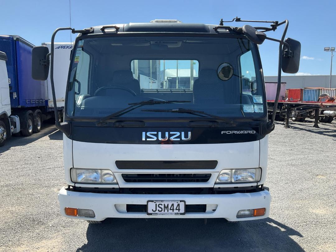 Photo '10' of Isuzu Forward Flat Deck Photo '10' of Isuzu Forward Flat Deck