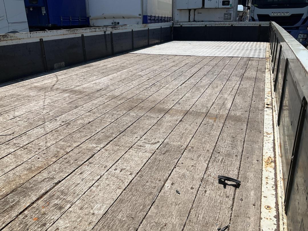 Photo '11' of Isuzu Forward Flat Deck Photo '11' of Isuzu Forward Flat Deck