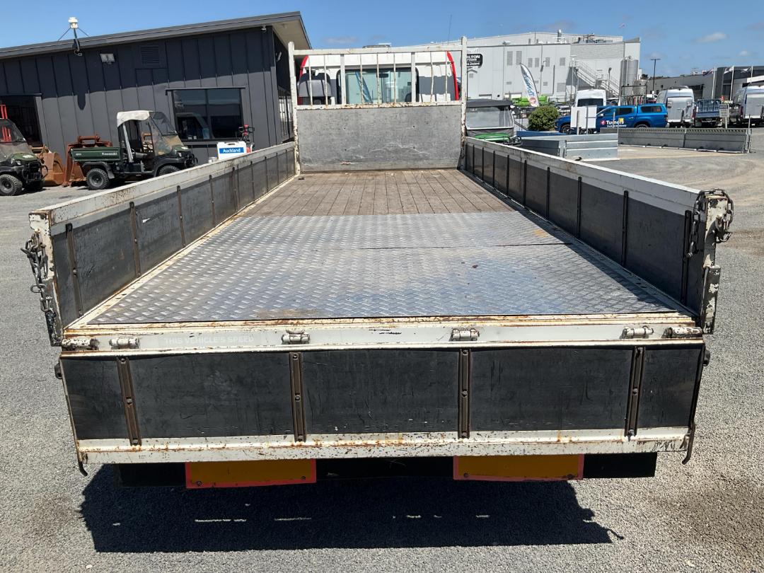 Photo '12' of Isuzu Forward Flat Deck Photo '12' of Isuzu Forward Flat Deck