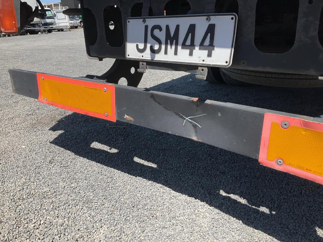 Photo '14' of Isuzu Forward Flat Deck Photo '14' of Isuzu Forward Flat Deck