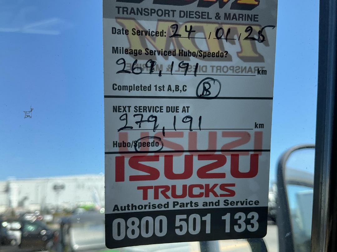Photo '29' of Isuzu Forward Flat Deck Photo '29' of Isuzu Forward Flat Deck