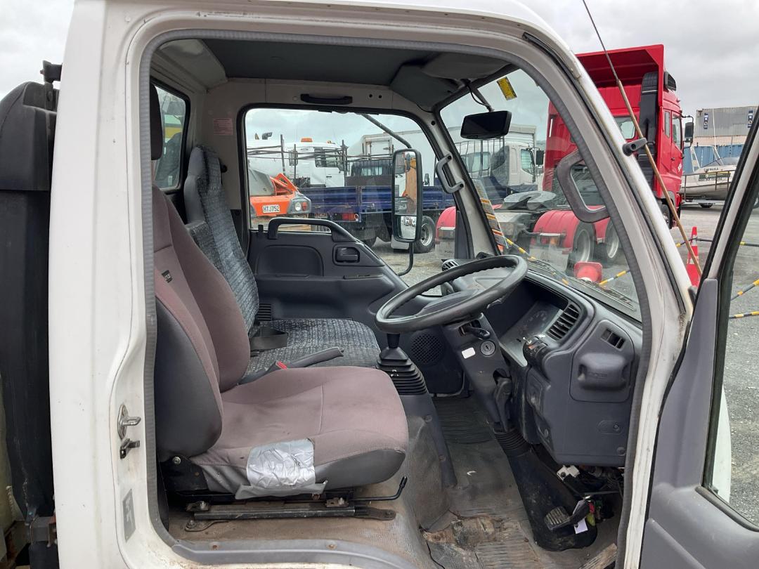 Photo '14' of Isuzu NKR 250FL Tipper