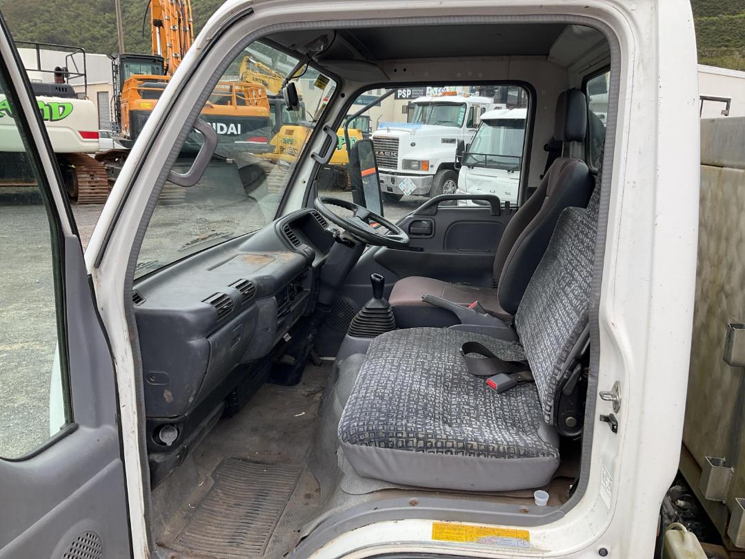 Photo '17' of Isuzu NKR 250FL Tipper