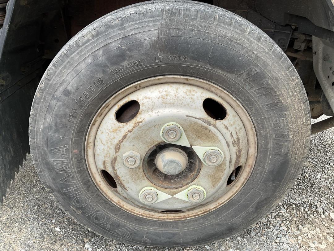 Photo '31' of Isuzu NKR 250FL Tipper