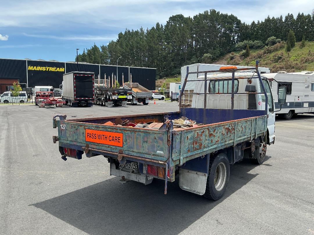 Photo '4' of Isuzu NKR 300S Tipper